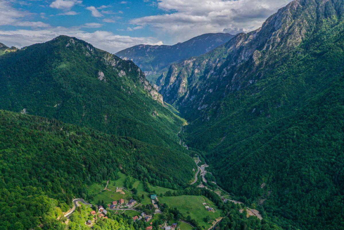 Entdecken Sie die Schönheiten und die Geschichte des Kosovo
