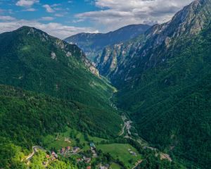 Entdecken Sie die Schönheiten und die Geschichte des Kosovo